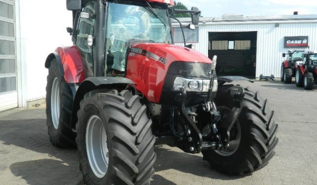 TRACTOR MAXXUM